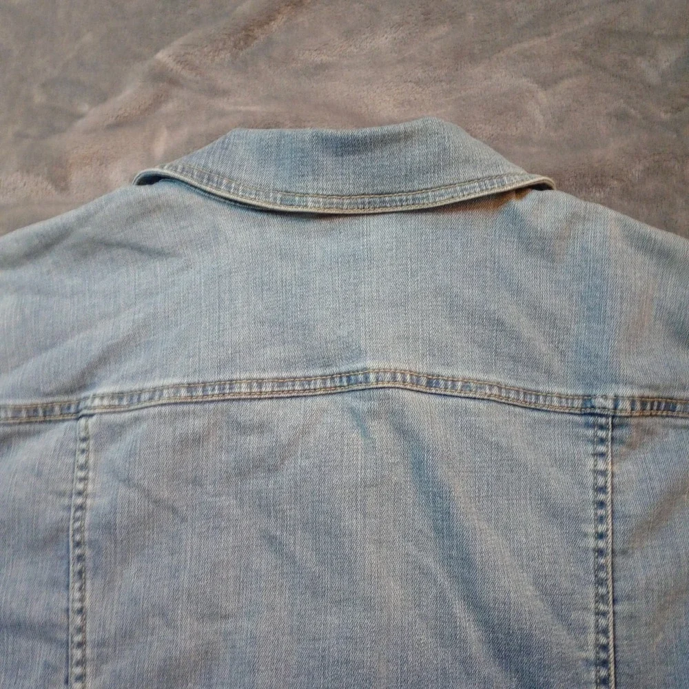 Chicos Denim Jean Trucker Jacket Womens Plus Sz 3 Blue Distressed Cotton Stretch